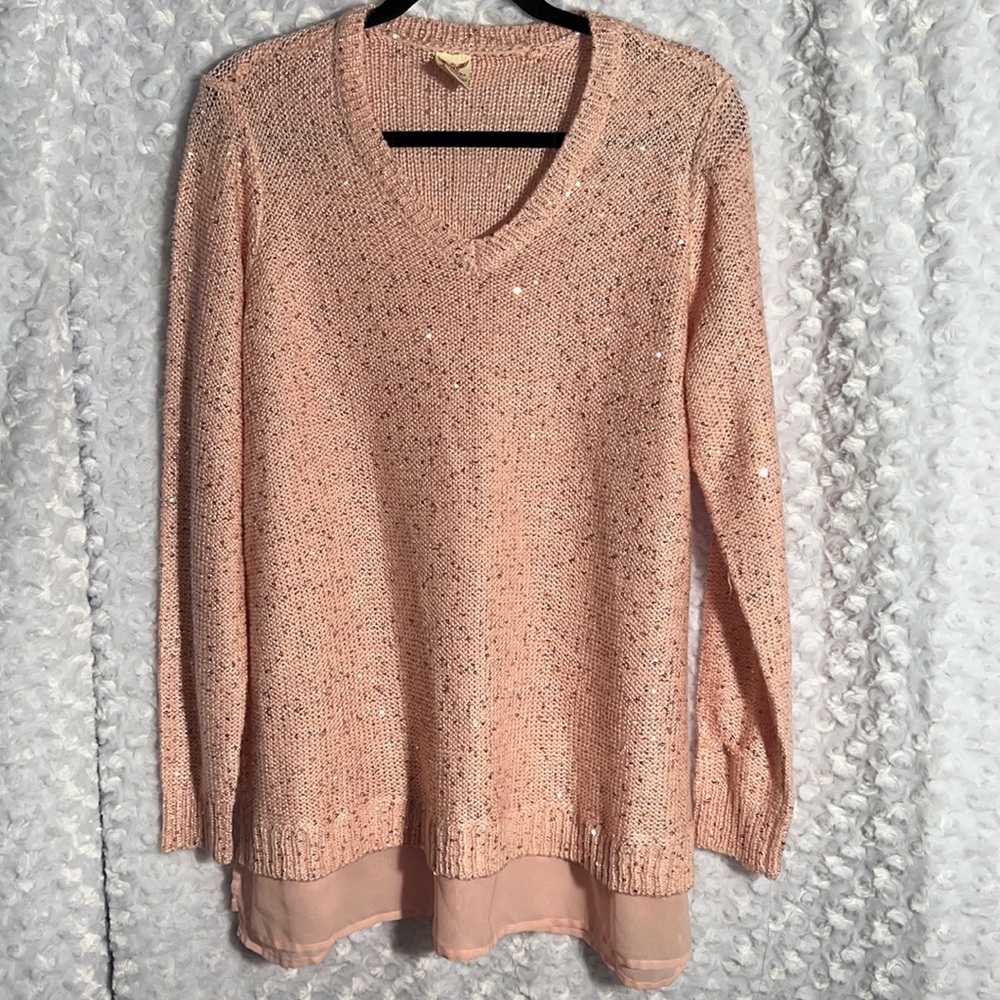 Tiny sequins all over add sparkle